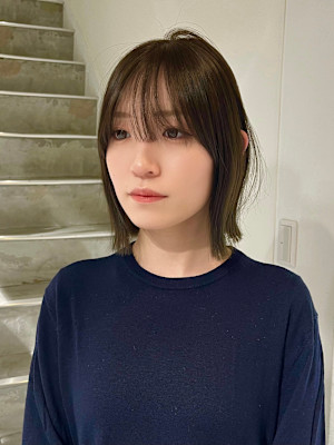 くびれボブくびれヘ前髪顔周りカットオリーブグレージュ