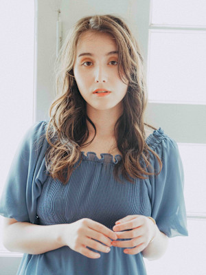 ふわふわパーマスタイル