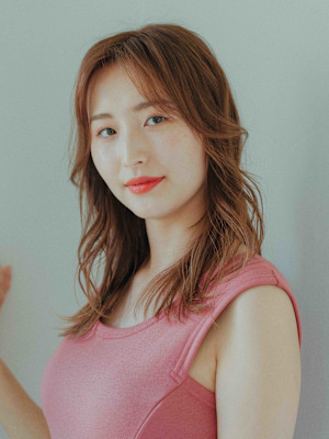 顔周りレイヤースタイル