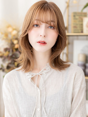 インナーカラーベージュゴールドくびれミディ　ヘーゼルブラウン