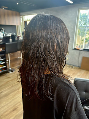 ルーズなパーマスタイル