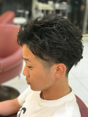 モテ髪◎メンズパーマスパイラルパーマ×アップバング色気