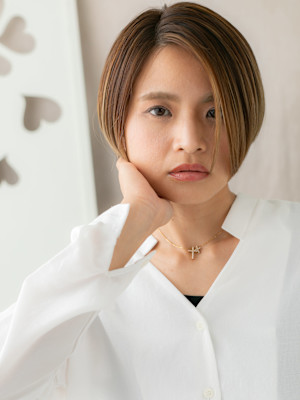 オレンジベージュハイライトかきあげ丸みショート20代30代