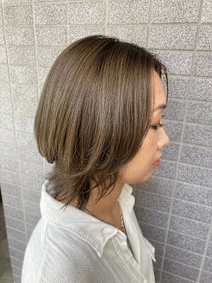 ひし形シルエット×グレージュ