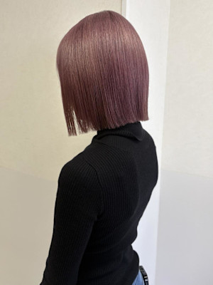 切りっぱなしボブ×綺麗に落ちるラベンダーピンク