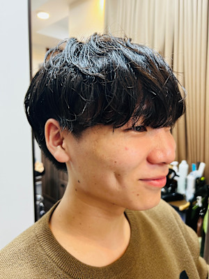 強すぎないのが◎爽やか緩めスパイラルパーマ