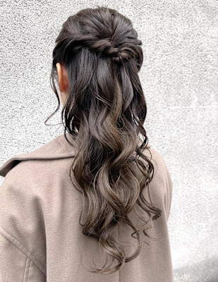 スーパーロング　お呼ばれツヤ感ハーフアップ