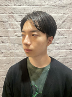 ツーブロック短めセンターパート