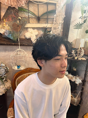 メンズ/柔らか質感のセンターパートマッシュ