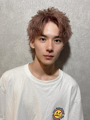 ショートウルフ/ピンクベージュ【福岡/天神/メンズカット】