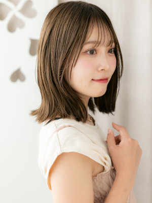 くびれミディアム小顔マレットヘアウルフボブディ20代30代