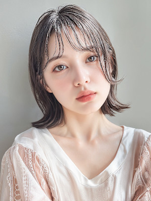 2wayバングアッシュグレー外ハネミディp１　グレーブラウン