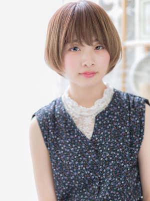 斜めバング小顔前下がりマッシュボブショート　ミニボブレイヤー