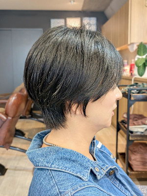 大人の上品ショートレイヤー