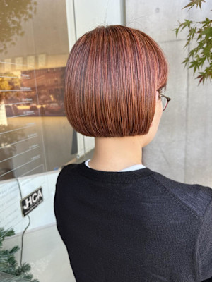 オレンジカラーのミニボブ