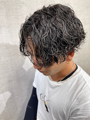 波巻きスパイラル/センターパート【福岡/天神/メンズパーマ】