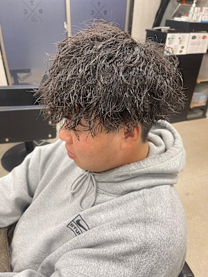 縦落ちツイストスパイラル【福岡/天神/メンズパーマ】