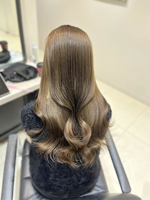 Mako ヘーゼルベージュ 透明感カラー ブリーチなし 銀座