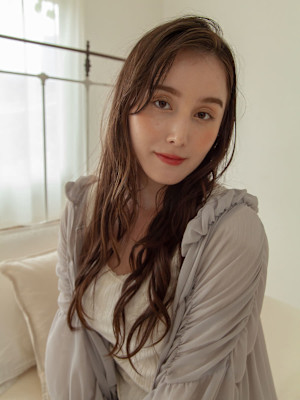 ロングウェーブヘア