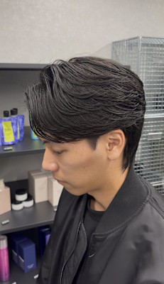 ナチュラルにキマる“爽やかセンターパート”