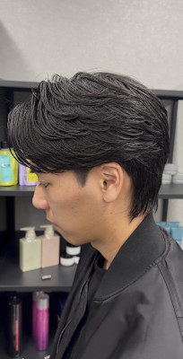 ナチュラルにキマる“爽やかセンターパート”