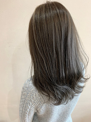 ミディアム/グレーアッシュカラー