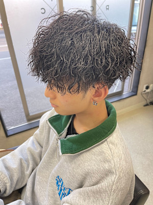 縦落ちツイストスパイラル【福岡/天神/メンズパーマ】