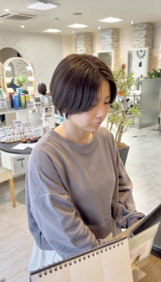 垢抜け透明感アッシュグレー丸みショート