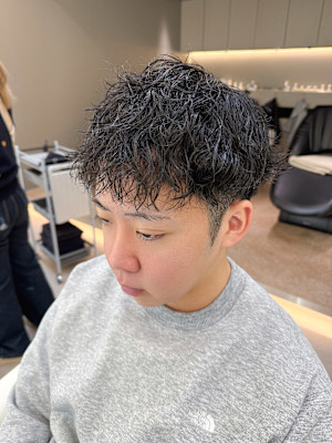 刈り上げツイススパイラルパーマ無造作