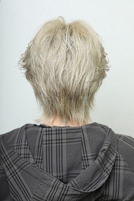 ブリーチカラー　センターパートウルフ