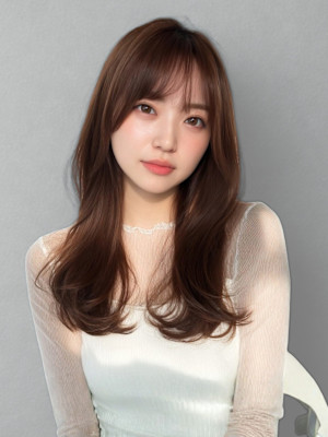 ブラウンベージュ 顔周りカット 20代 小顔カット 髪質改善