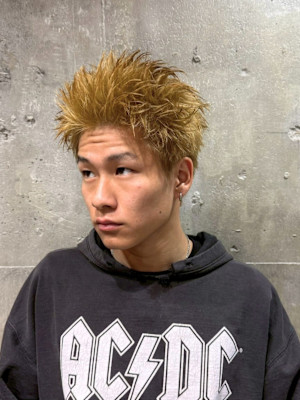 スパイキーショート　ベージュカラー　刈り上げなし　