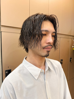 ゆるめスパイラルパーマセンターパート