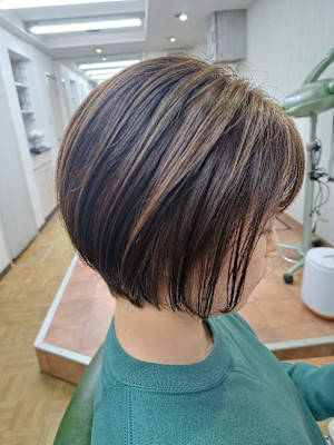 白髪ぼかしポイントブリーチ！