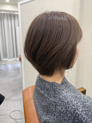 ショートボブ/くびれショート/白髪染め/カラカワユイト