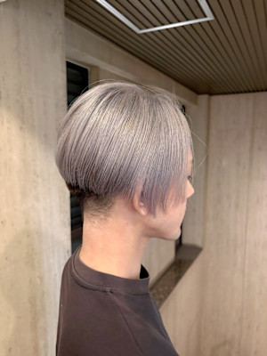 前下がりセンターパート/ホワイトシルバー