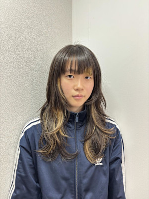 デザインカラー/レイヤーカット/ウルフカット/ハイライト