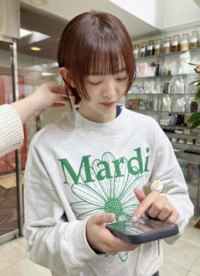 【暖色系カラー×ボブ】