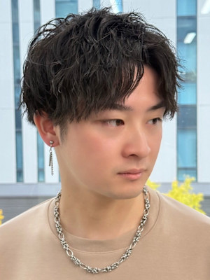 眉毛カット 20代 ツイストパーマ 束感 センターパート