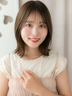 くびれミディアム小顔マレットヘアウルフボブディ20代30代