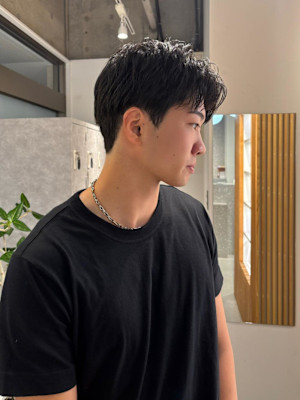 takumi/ダウンパーマ/センターパート/メンズカット