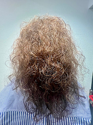 くせ毛生かしウェーブスタイル