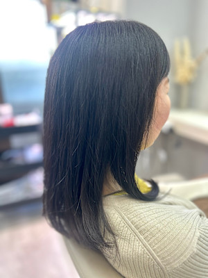 軽めのミディアムレイヤースタイル♪