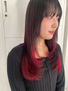 レイヤードロング × レッドデザインカラー