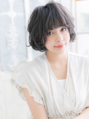 くせ毛風ラベンダーカラー抜け感小顔ミニボブ　プードルボブ