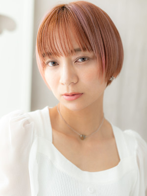 ペールオレンジベージュ小顔丸みショートマッシュ20代30代