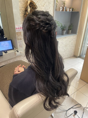 編み込みハーフアップで魅せる、大人上品アレンジ