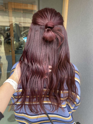 Cherry redにヘアアレンジ。