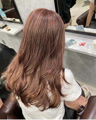 ピンクベージュ