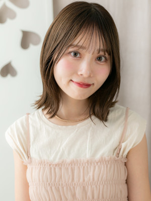 くびれミディアム小顔マレットヘアウルフボブディ20代30代